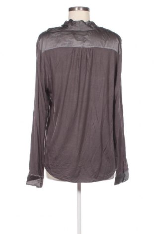 Damen Shirt Pieszak, Größe M, Farbe Grau, Preis 19,92 €