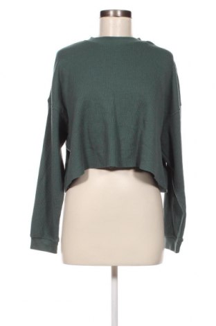 Дамска блуза Pull&Bear, Размер M, Цвят Зелен, Цена 4,71 лв.