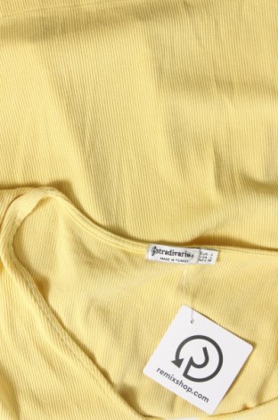 Γυναικεία μπλούζα Stradivarius, Μέγεθος L, Χρώμα Κίτρινο, Τιμή 11,75 €