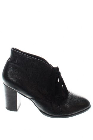 Dámské boty  Cox, Velikost 37, Barva Černá, Cena  493,00 Kč