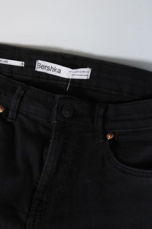 Дамски дънки Bershka, Размер XS, Цвят Черен, Цена 13,05 лв.