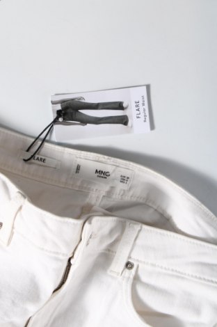 Damen Jeans Mango, Größe M, Farbe Weiß, Preis 13,93 €