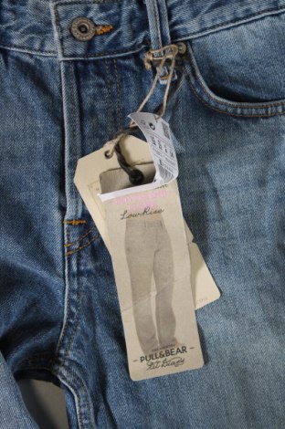 Γυναικείο Τζίν Pull&Bear, Μέγεθος S, Χρώμα Μπλέ, Τιμή 6,40 €