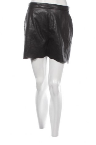 Γυναικείο κοντό δερμάτινο παντελόνι Promod, Μέγεθος M, Χρώμα Μαύρο, Τιμή 3,12 €