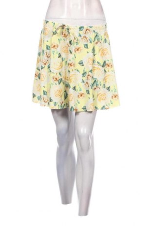 Γυναικείο κοντό παντελόνι Boohoo, Μέγεθος M, Χρώμα Πολύχρωμο, Τιμή 7,03 €
