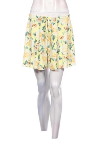 Γυναικείο κοντό παντελόνι Boohoo, Μέγεθος S, Χρώμα Πολύχρωμο, Τιμή 6,55 €