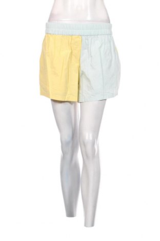 Дамски къс панталон Collusion, Размер XS, Цвят Многоцветен, Цена 11,34 лв.