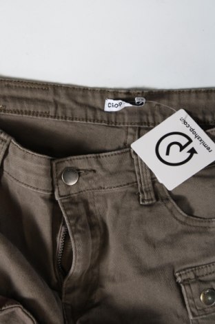 Дамски къс панталон Cropp, Размер L, Цвят Зелен, Цена 5,52 лв.