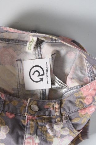 Damen Shorts H&M Conscious Collection, Größe XS, Farbe Mehrfarbig, Preis 4,23 €