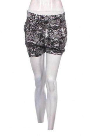 Γυναικείο κοντό παντελόνι Numph, Μέγεθος S, Χρώμα Πολύχρωμο, Τιμή 4,00 €
