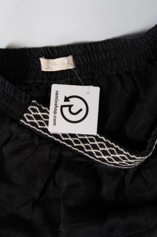 Γυναικείο κοντό παντελόνι System Action, Μέγεθος M, Χρώμα Μαύρο, Τιμή 2,97 €
