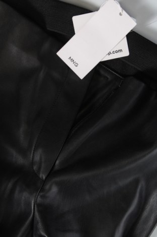 Γυναικείο παντελόνι δερμάτινο Mango, Μέγεθος S, Χρώμα Μαύρο, Τιμή 27,84 €