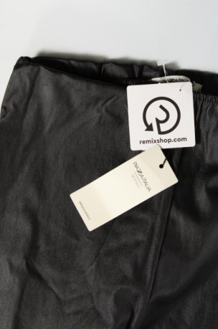 Γυναικείο παντελόνι δερμάτινο Piazza Italia, Μέγεθος M, Χρώμα Μαύρο, Τιμή 6,40 €