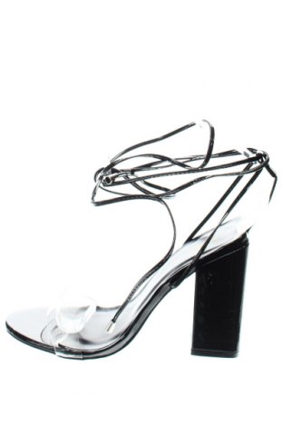 Дамски обувки Pretty Little Thing, Размер 39, Цвят Черен, Цена 62,00 лв.