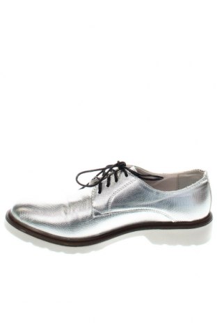 Дамски обувки Xti, Размер 39, Цвят Сребрист, Цена 132,00 лв.