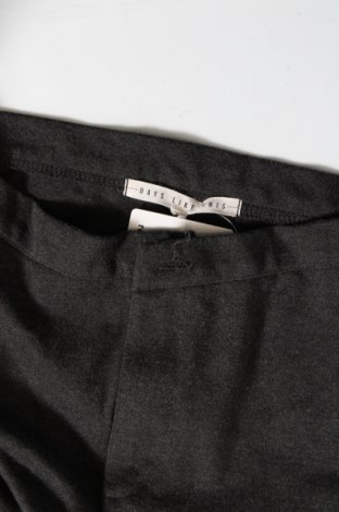 Дамски панталон Days Like This, Размер S, Цвят Сив, Цена 9,28 лв.