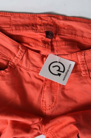 Дамски панталон Fishbone, Размер S, Цвят Червен, Цена 6,67 лв.