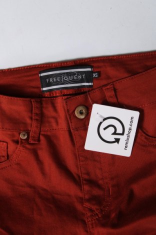Дамски панталон Free Quent, Размер XS, Цвят Оранжев, Цена 6,96 лв.