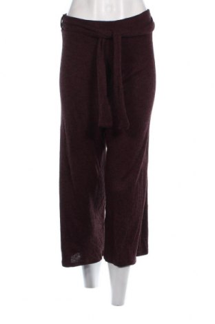Дамски панталон Pull&Bear, Размер M, Цвят Лилав, Цена 10,12 лв.