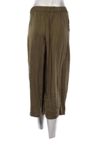 Дамски панталон Pull&Bear, Размер S, Цвят Зелен, Цена 13,80 лв.