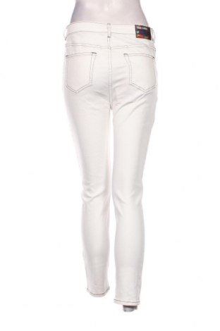 Дамски панталон Vero Moda, Размер M, Цвят Бял, Цена 54,00 лв.