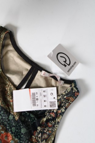 Γυναικείο αμάνικο μπλουζάκι Pull&Bear, Μέγεθος M, Χρώμα Πολύχρωμο, Τιμή 3,90 €