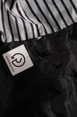 Dámska bunda , Veľkosť M, Farba Čierna, Cena  4,36 €