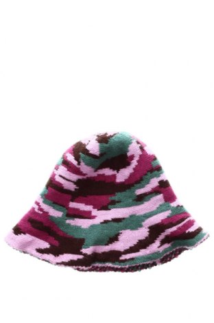 Детска шапка Urban Outfitters, Цвят Многоцветен, Цена 43,12 лв.