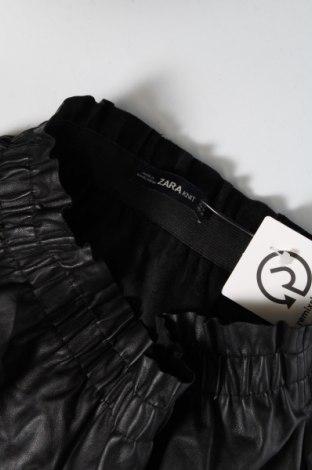 Kožená sukně  Zara Knitwear, Velikost M, Barva Černá, Cena  77,00 Kč