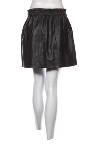 Кожена пола Zara Knitwear, Размер L, Цвят Черен, Цена 12,01 лв.