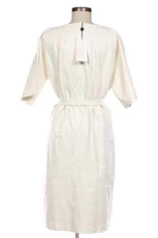 Кожена рокля Summum Woman, Размер M, Цвят Бял, Цена 84,00 лв.