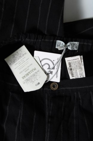 Męskie spodnie Pull&Bear, Rozmiar M, Kolor Czarny, Cena 122,61 zł