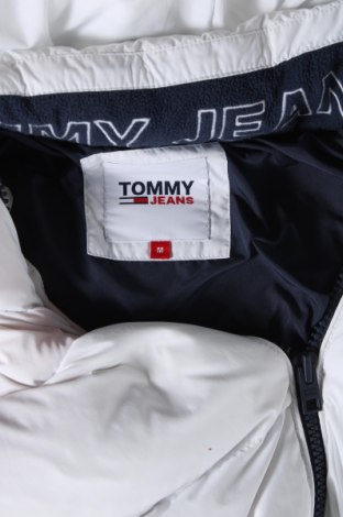 Férfi dzseki Tommy Jeans, Méret M, Szín Fehér, Ár 75 053 Ft