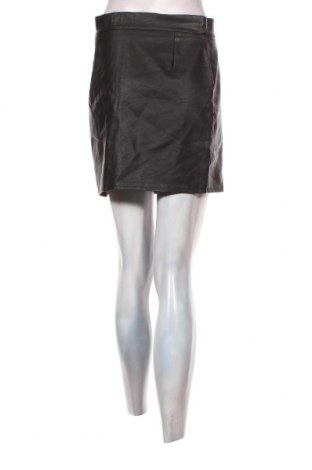 Kožená sukňa , Veľkosť M, Farba Čierna, Cena  2,79 €