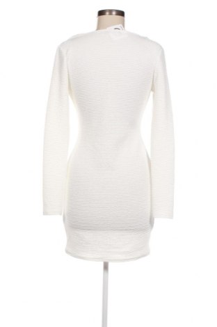 Kleid Boohoo, Größe M, Farbe Weiß, Preis 3,43 €