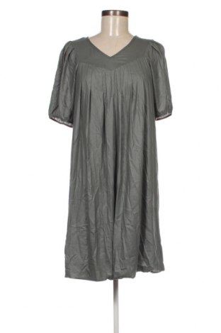 Kleid Diesel, Größe M, Farbe Grün, Preis 40,92 €