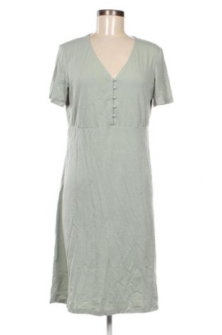 Kleid Essentials, Größe M, Farbe Grün, Preis € 17,61