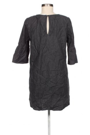 Kleid Greystone, Größe M, Farbe Grau, Preis 3,03 €