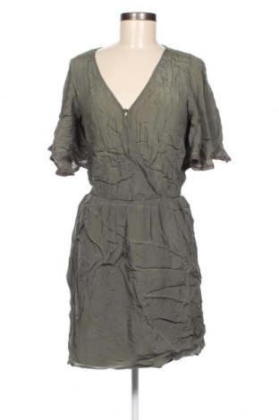 Kleid Le Temps Des Cerises, Größe L, Farbe Grau, Preis 3,55 €