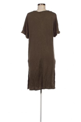 Kleid Pieces, Größe M, Farbe Grün, Preis 37,58 €