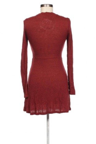 Šaty  Pull&Bear, Veľkosť M, Farba Červená, Cena  3,56 €
