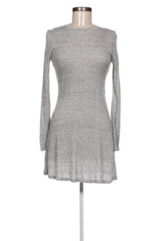 Φόρεμα Pull&Bear, Μέγεθος M, Χρώμα Γκρί, Τιμή 6,16 €