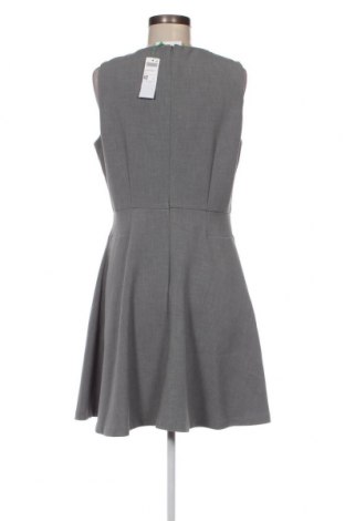 Kleid United Colors Of Benetton, Größe L, Farbe Grau, Preis 67,57 €