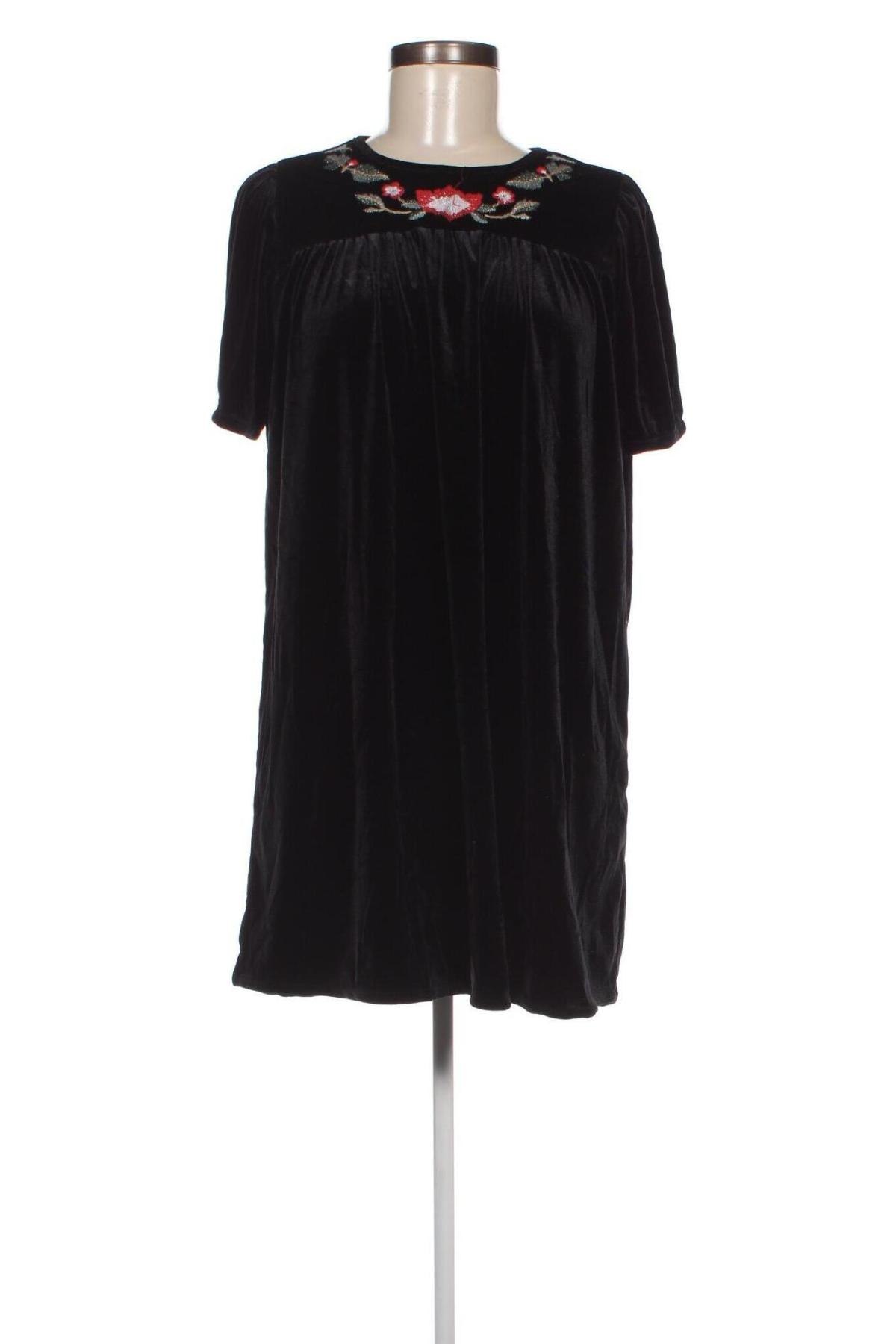 Φόρεμα Pull&Bear, Μέγεθος M, Χρώμα Μαύρο, Τιμή 23,71 €