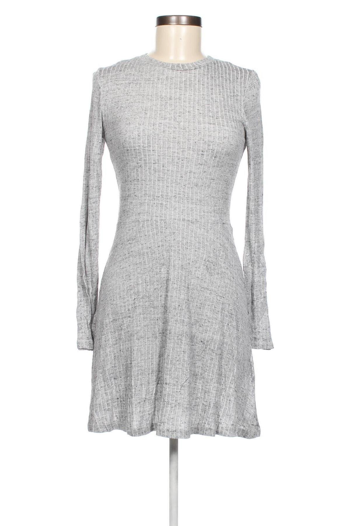 Kleid Pull&Bear, Größe M, Farbe Grau, Preis € 5,22