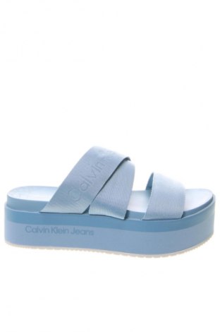 Чехли Calvin Klein Jeans, Размер 39, Цвят Син, Цена 137,99 лв.