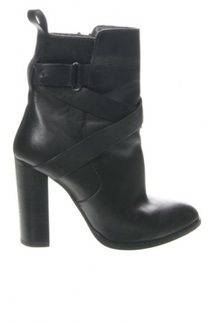 Botine de damă Reserved, Mărime 37, Culoare Negru, Preț 204,34 Lei