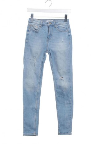 Damskie jeansy Bershka, Rozmiar S, Kolor Niebieski, Cena 43,99 zł