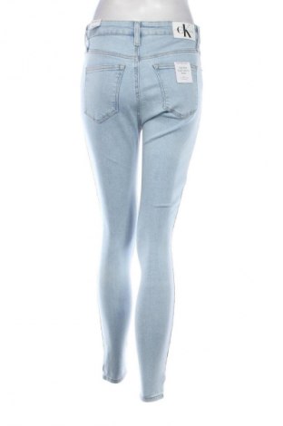 Damskie jeansy Calvin Klein Jeans, Rozmiar M, Kolor Niebieski, Cena 190,99 zł
