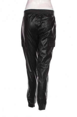 Damenhose Bershka, Größe S, Farbe Schwarz, Preis 6,99 €